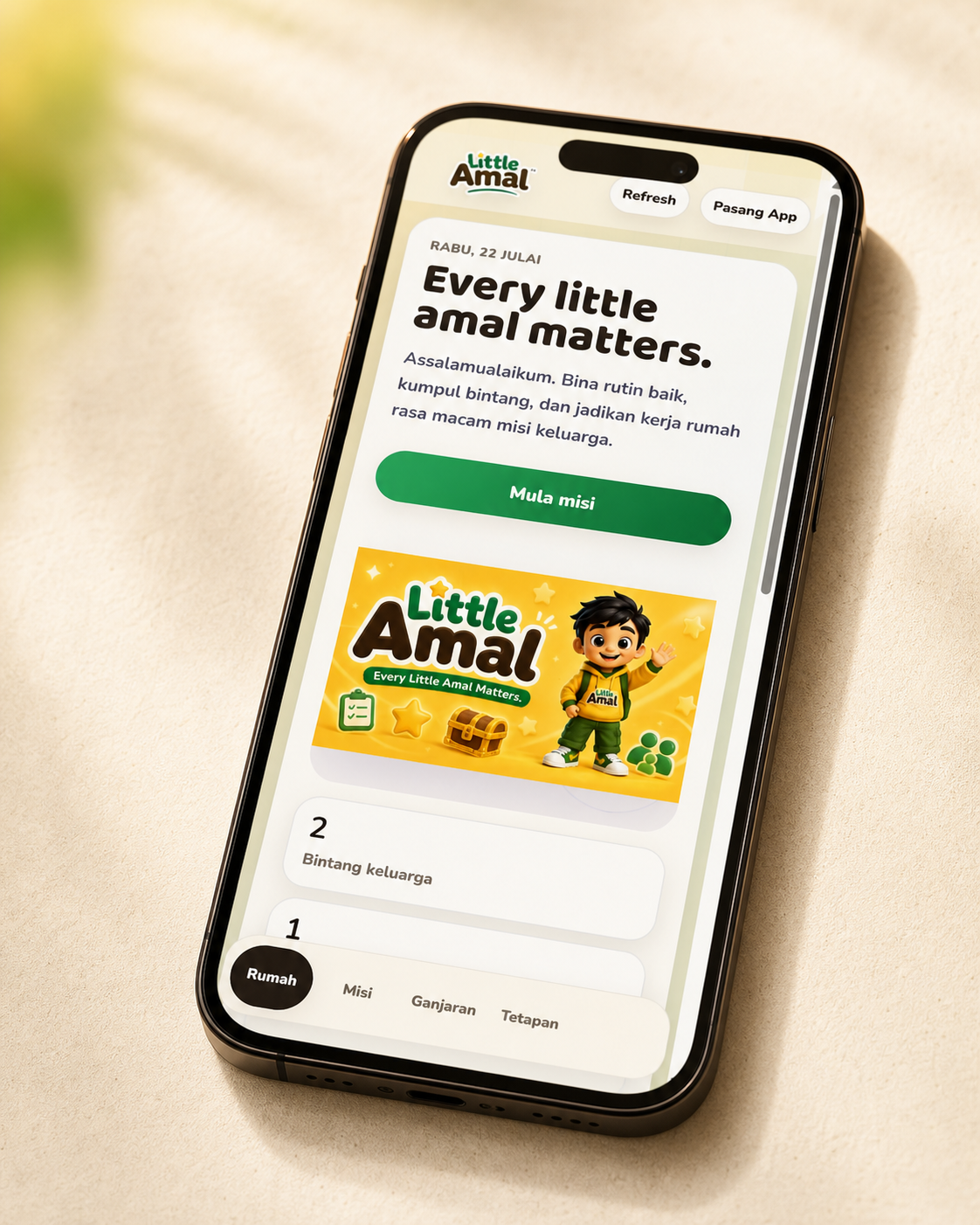 Paparan Little Amal pada telefon dalam suasana sebenar